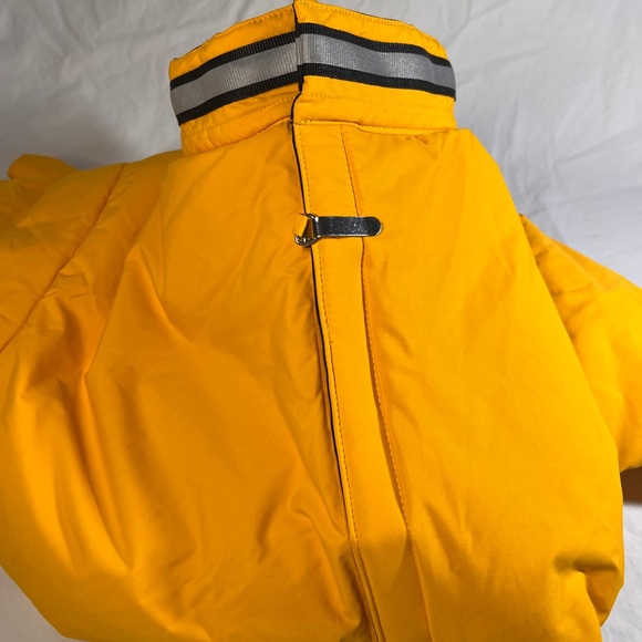 Muttlucks Revereable Dog Snowsuit- Yellow/Black - Picture 3 of 6